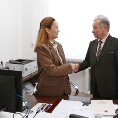 c8ba570b-f331-4912-bc13-8d4f6394622a